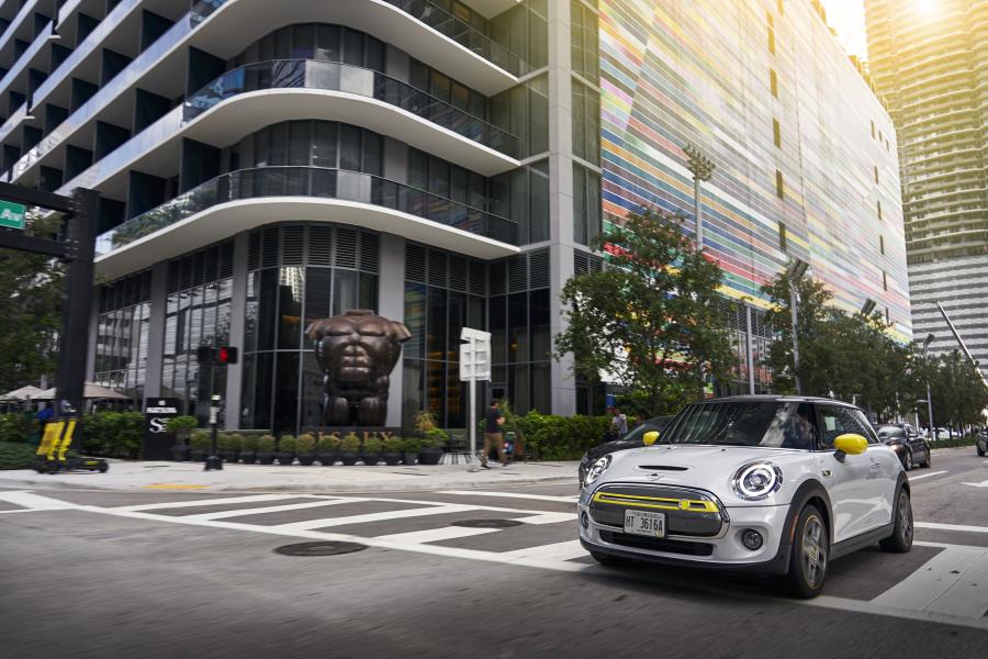  Mini Cooper SE (F56) 2020 года  (NA) (фото 27 из 342)
